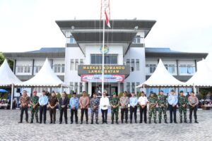 Waka Polresta Barelang Hadiri Upacara 17 Hari Bulan Tingkat Kota Batam di Mako Lanal