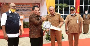 SMK Negeri 6 Batam Terima 2 Unit Bus Bantuan dari Pemprov Kepri