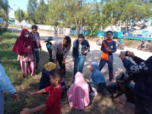 Laka Lantas di Jalan, Piket Patroli Batara Biru Polsek Sekupang Bantu Evakuasi Korban