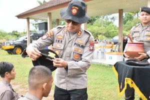 Dirsamapta Polda Kepri Pimpin Tradisi Pembaretan Bintara Remaja Tahun 2022