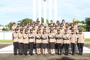 Polwan Polresta Barelang Upacara Ziarah Tabur Bunga di Taman Makam Pahlawan Jelang HUT Polwan ke-74