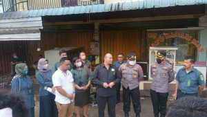 Polsek Lubuk Baja  Bersama Pengadilan Negeri Batam Laksanakan Pengamanan Eksekusi Pengosongan 2 Unit Ruko