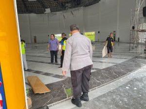 Plafon Masjid Tanjak Runtuh, Personil Polsek Kawasan Bandara Hang Nadim Langsung ke TKP