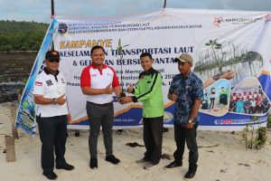 KSOP Batam Gelar Bersih-bersih Pantai dan Penanaman Pohon di Hari Perhubungan Nasional Tahun 2022