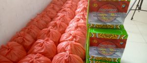 Pengemudi Motor Sangkut Belakang Padang, Terima Ratusan Sembako dari Polda Kepri