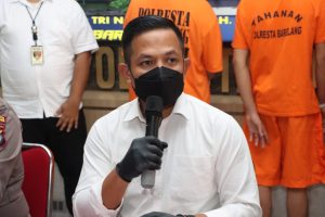 Polisi Gerebek Penampungan PMI Ilegal di Kampung Melayu Sei Panas, 3 Orang Ditetapkan Sebagai Tersangka