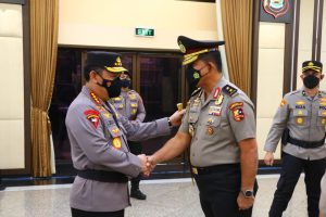 Polda Kepri Gelar Upacara Kenaikan Pangkar Irjan Pol Drs Rudi Pranoto