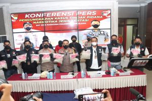 Sat Resnarkoba Polresta Barelang Berhasil Ungkap Tindak Pidana Narkotika Jenis Ekstasi sebanyak Hampir 50.000 Butir Dari Negara Malaysia