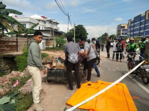 Breaking News: Sesosok Mayat Laki-laki Ditemukan Meninggal Dunia Diatas Sebuah Becak Motor