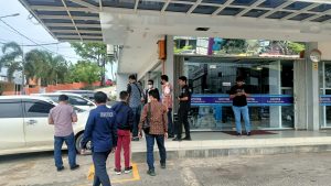 Polresta Barelang dan Polsek Lubuk Baja Gelar Pengecekan dan Himbauan Terhadap Apotek yang Menjual Obat-obatan