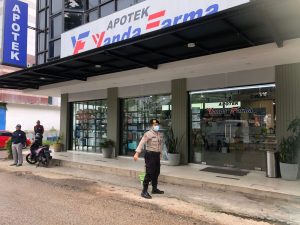 Personil Polsek Batu Ampar Laksanakan Giat Patroli Pengawasan Peredaran Terhadap Sirup Obat Di Duga Mengandung Cemaran EG dan DEG
