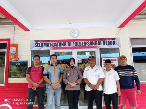 Kapolsek Sei Beduk dan Jajaran Terima Penghargaan dari Kepala Sekolah SMK N 3 Batam Terkait Ungkap Kasus Pelaku Pencurian di Sekolah