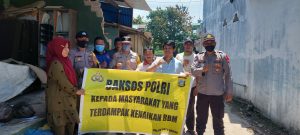 Jumat Berkah, Polsek Batu ampar Berkeliling ke Panti Asuhan dan Rumah Warga Bagikan Beras