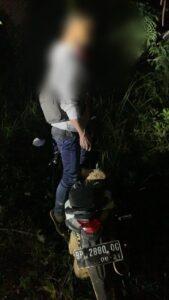 Geger, Warga Dapur 12 Temukan Sesosok Mayat Laki-laki Tergantung di Sebuah Pohon