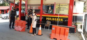 Polresta Barelang Perketat Pemeriksaan Pengunjung Pasca Ledakan Bom di Mapolsek Astana Anyar