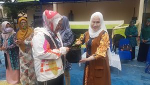 Polsek Lubuk Baja Laksanakan Pengamanan Kegiatan Penyerahan Bantuan Bibit Cabe Sekaligus Penanaman Oleh Wakil Gubernur Kepri