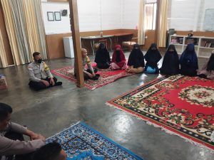 Jumat Berkah Polresta Barelang dan Polsek Belakang Padang Berikan Bantuan Sembako di Pondok Tahfidz Qur’an