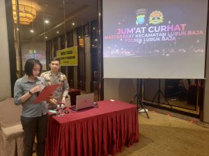 Kapolsek Lubuk Baja Kompol Budi Hartono S.I.K.,M.M Memimpin Kegiatan Jumat Curhat Kepada Warga Kec Lubuk Baja