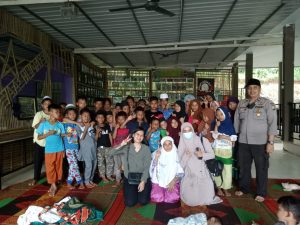 Bentuk Kepedulian Polsek Batu Ampar Terus Berbagi Bansos Kepada Masyarakat Kurang Mampu