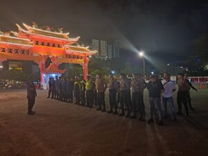 Kapolsek lubuk baja Kompol Budi hartono S.I.K.,M.M Memimpin PergeseranPersonil Pengamanan Malam Tahun Imlek 2023 dan Perayaan ibadah Imlek di Wilayah Hukum Lubuk Baja