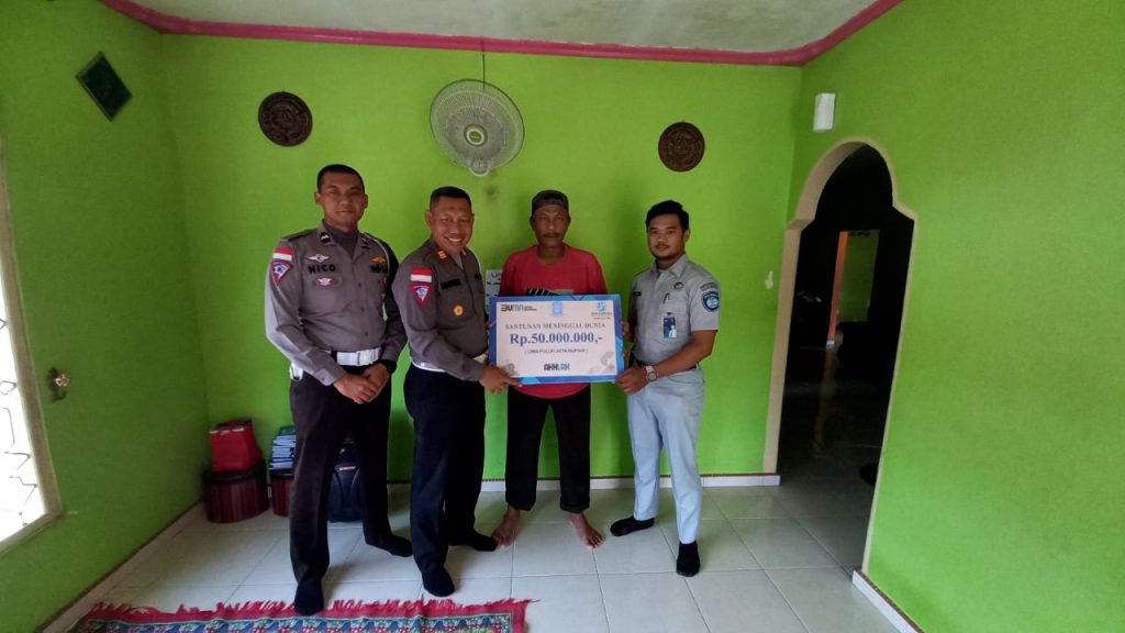 Jasa Raharja Tanjungpinang Serahkan 2,8 M Santunan Kecelakaan Lalu Lintas Pada Tahun 2022
