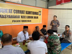 Kegiatan Jumat Curhat Bersama PPK dan Panwascam Lubuk Baja Kota Batam,  di Pimpin Kapolsek Lubuk baja Kompol Budi Hartono S.I.K.,M.M
