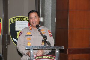 Dir Binmas Polda Kepri Pimpin Upacara Dalam Rangka Hut Satpam Ke 42 Tahun 2023 di Polresta Barelang
