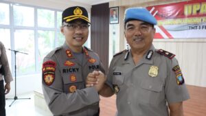 Kapolres Bintan AKBP Riky Iswoyo, S.I.K., M.M. Lantik Kompol A.G Rambe Mendapat Kenaikan Pangkat Pengabdian.