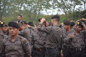 207 BINTARA REMAJA POLDA KEPRI LAKSANAKAN TRADISI PEMBARETAN