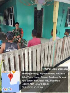 Babinsa Kelurahan Pecong Himbau Warga untuk Selalu Waspada saat Hendak Melaut