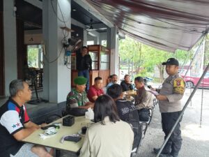 Kanit Intelkam Polsek lubuk baja AKP Budi Prayitno Memimpin Kegiatan Jumat Curhat Bersama PPK Lubuk Baja ,PPS Lubuk baja dan Panwascam Lubuk Baja Kota Batam