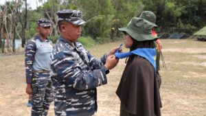 SISWA SMPIT ULIL ALBAB LATIH MENTAL DI LANTAMAL IV BATAM