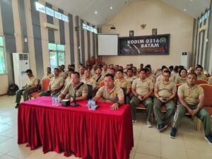 Dandim 0316/Batam Ikuti Launching Super Apps ETWPAD dan Penyerahan Seragam PNS TNI AD