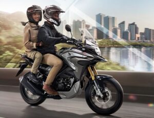 Safety Riding , Capella Honda Kepri Memberikan tips Saat Berboncengan Menggunakan Sepeda Motor