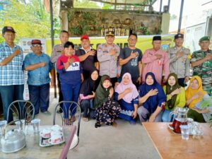 Gelar Giat Jum’at Curhat Kamtibmas , Polsek Batu Ampar Mendapat Apresiasi Senang dari Warga Sei Tering RT.03.RW.06.Kel.Tanjung Sengkuang.