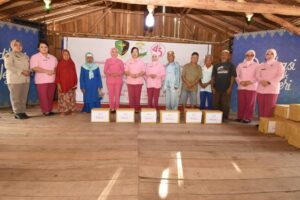 Hut 43 ,Yayasan Kemala Bhayangkari Kepri Gelar Bakti dan Kesehatan di Pantai Bale-Bale Nongsa