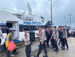 Bersama 35 Personil, Kapolres Natuna Berangkat Menuju Serasan bantu Penanganan dan Evakuasi Korban Bencana Longsor