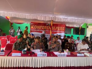 Dampingi Kapolda Kepri, Dandim 0316/Batam Turut Serta Operasi Pekat Tim Gabungan TNI Polri dan Satpol PP di Simpang DAM Kampung Aceh