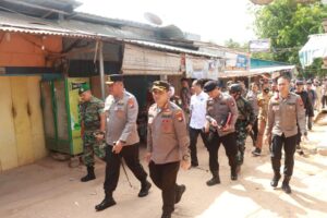 Konferensi Pers Kapolda Kepri Bersama FKPD, Toga, Tomas Kota Batam Dalam Rangka Penegakan Hukum Di Simpang Dam, Kampung Aceh Kota Batam