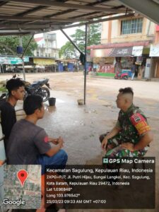 Serda M Fitriadi Himbau Warga Sungai Langkai Tetap Semangat Meski Sedang Berpuasa