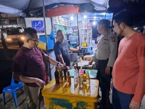 Puluhan Minuman Alkohol Berhasil di Amankan Polsek Lubuk Baja dalam Operasi Pekat Seligi 2023