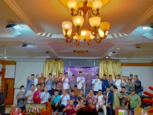 H.Suhadi Buka Bersama dengan Tokoh Masyarakat Bengkong Di Golden Prawn