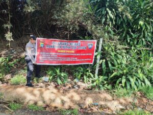 Antisipasi Kebakaran Hutan/Lahan, Polsek Batu Ampar Lakukan Bentangan Spanduk Himbauan
