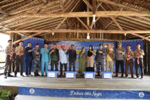 BHAKTI SOSIAL TNI AL DALAM RANGKA OPERASI TRISILA 2023 DIGELAR DI KAMPUNG BAHARI NUSANTARA LANTAMAL IV BATAM