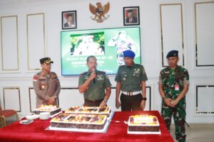 Kapolresta Barelang Bersama Forkopimda kota Batam,Berikan Suprice Di Hari Ulang Tahun Dandim 0316 Batam