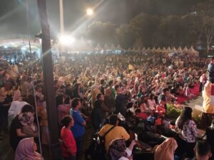 Internasional Rumah. Gadang Expo di dataran Engku Putri Ribuan massa datang Melihat Acara IKSB