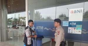 Polsek Batu Ampar Patroli jalan kaki Berikan Rasa nyaman, Cegah Tindak Kriminal