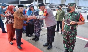 Kapolda Kepri Sambut Kedatangan Wakil Presisen RI Provinsi Kepulauan Riau