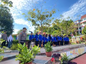 Kapolsek Batu Ampar jadi Inspektur upacara di SMKS Multistudi High School Batu Ampar