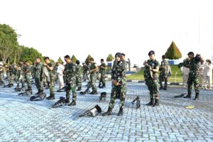Agar Tetap Prima Dalam Menjalankan Tugas Personel Lantamal IV Laksanakan Olah Raga Militer